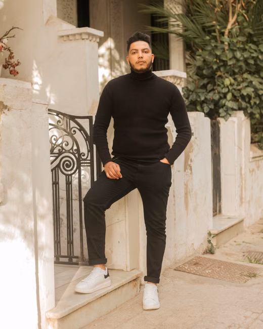 Blusa de Frio Gola Alta Preta